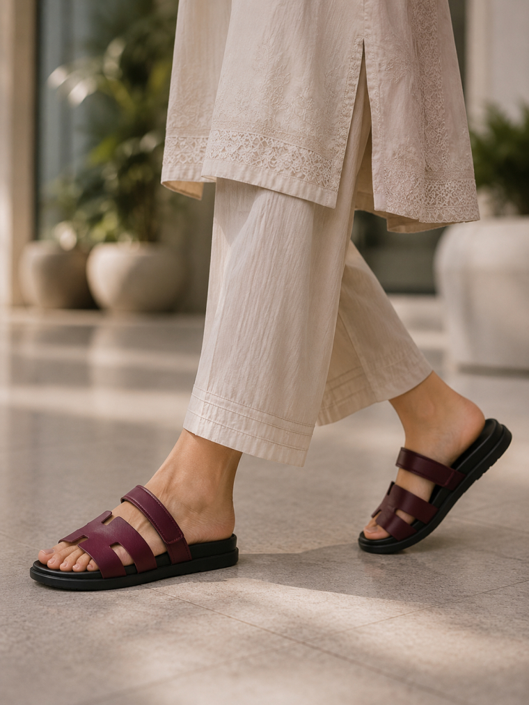 HMES CHYPREE SANDALS - MAROON