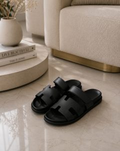 HMES CHYPREE SANDALS – BLACK