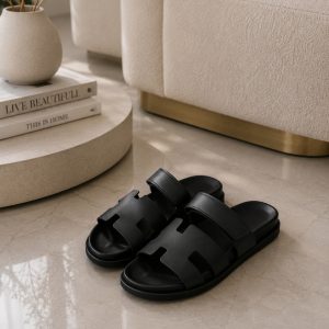 HMES CHYPREE SANDALS – BLACK